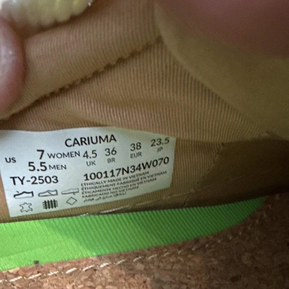 Cariuma Beige Suede Low Top Lace-Up Sneakers 100117N34W070
